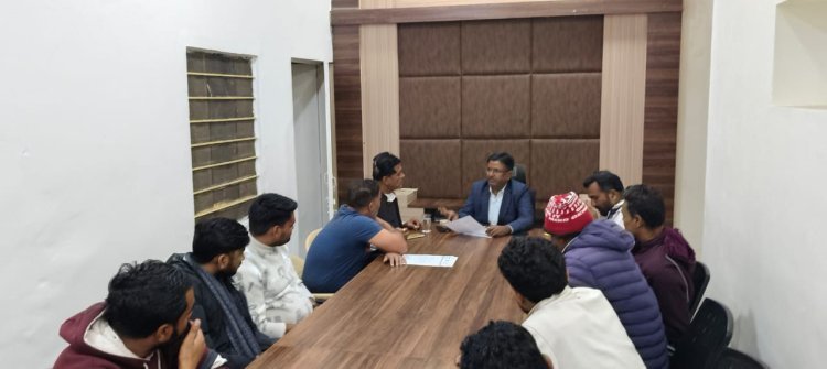 वार्डो के सीमांकन को लेकर कांग्रेस ने एसडीएम को ज्ञापन सौंपा