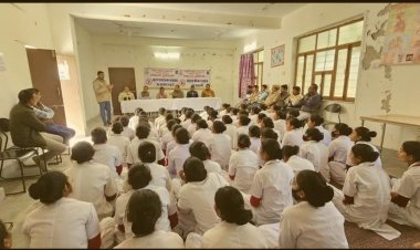 राष्ट्रीय सड़क सुरक्षा माह का शुभारंभ  छात्राओं को सड़क सुरक्षा एवं यातायात नियमों की दी गई जानकारी