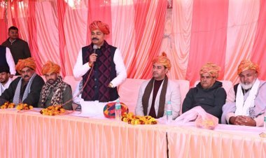 सडके ना केवल रोड कनेक्टिविटी को जोडऩे का काम करती है बल्कि विकास को गति देने में भी महत्वपूर्ण भूमिका निभाती है -जूली