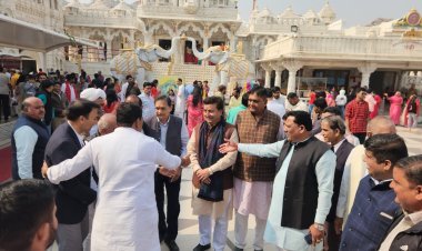 उद्योग राज्यमंत्री ने किए नाकोड़ा भैरव के दर्शन— राईजिंग राजस्थान की सफलता पर बोले-आने वाला समय राजस्थान के लिए सुनहरा होगा