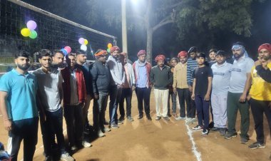 रात्रिकालीन वॉलीबॉल प्रतियोगिता का शुभारंभ