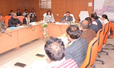 राजस्व मामलों के निस्तारण में प्राथमिकता: जिला कलक्टर अभिषेक सुराणा 