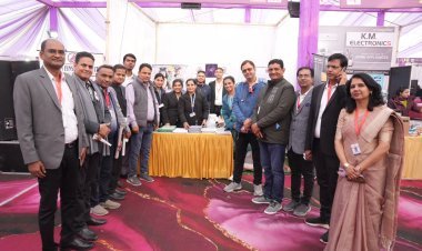 स्वयंसिद्धा प्रदर्शनी का समापन: उमड़ी ग्राहकों की भीड़, लकी ड्रा और व्यंजनों ने मोहा मन  