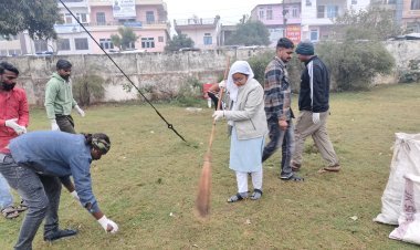 जिला अस्पताल में चला स्वच्छता अभियान सभापति ने लिया भाग