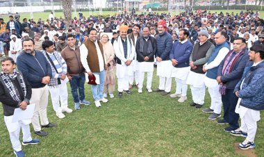 नववर्ष मिलन समारोह में भाईचारे का संदेश: टीकाराम जूली फैंस क्लब ने पूर्व केंद्रीय मंत्री जितेंद्र सिंह का किया सम्मान  