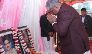 केंद्रीय मंत्री पहुंचे बहरोड़ के रिवाली गांव, स्वर्गीय नीतीश कुमार यादव को दी श्रद्धांजलि