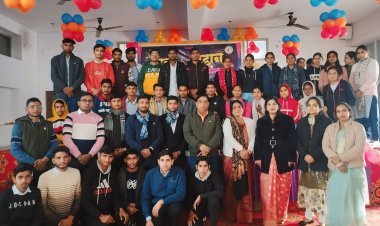 आदर्श महाविद्यालय में मनाया उड़ान महोत्सव, प्रतियोगिता आयोजित 