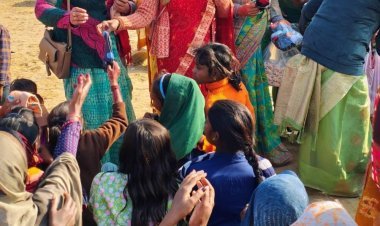 विप्र फाउंडेशन महिला प्रकोष्ठ टीम ने बांटे जरूरतमंदो को गर्म वस्त्र