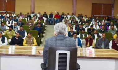 अलवर सांसद और केंद्रीय मंत्री भूपेन्द्र यादव की सरपंचों संग बैठक, विकास योजनाओं पर चर्चा