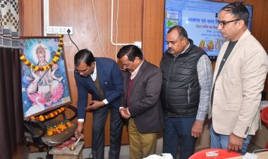 असाक्षर व्यक्तियों को चिन्हित कर शत-प्रतिशत साक्षर करें: राठौड़