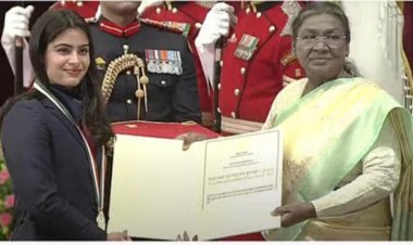राष्ट्रपति द्रोपदी मुर्मू ने खेल पुरस्कार विजेताओं को किया सम्मानित 