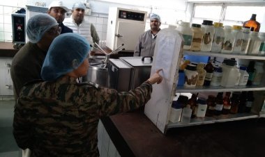 भारतीय सेना के उच्चाधिकारी द्वारा किया गया अलवर दुग्ध संघ का भ्रमण