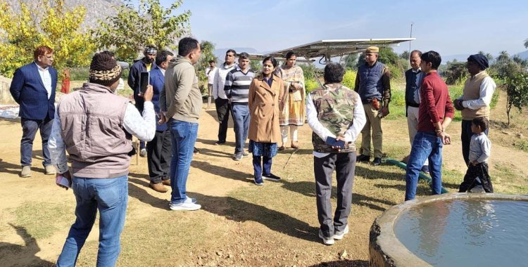 थानागाजी में जिला कलेक्टर ने किया निरीक्षण, जनसुनवाई में सुनीं समस्याएं 