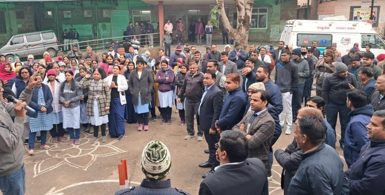 चिकित्सा कर्मियों ने गुरुवार को किया 2 घंटे का कार्य बहिष्कार