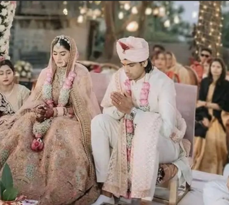 नीरज चोपड़ा और हिमानी मोर की शादी की नई तस्वीरें आईं सामने: दुल्हन ने भाईयों के साथ की जयमाला की एंट्री, दिल्ली-चंडीगढ़ से हुई खास शॉपिंग