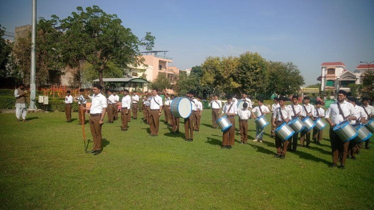 राष्ट्रीय स्वयंसेवक संघ का घोष पथ संचलन 