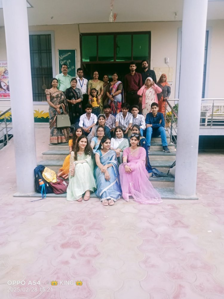 कैंब्रिज सीनियर सेकेंडरी स्कूल में 12वीं कक्षा के विद्यार्थियों का विदाई समारोह आयोजित