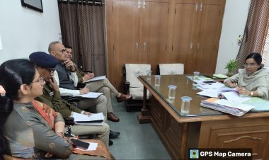 जिला बाल पीड़ित प्रतिकर समिति एवं हिट एंड रन मामलों पर हुई समीक्षा बैठक