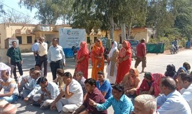 गर्मियों से पहले ही पेयजल संकट, आक्रोशित महिलाओं ने फोड़े मटके 