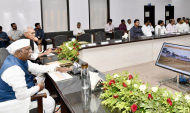 राज्यपाल ने जिला अधिकारियों के साथ की बैठक, योजनाओं के प्रभावी क्रियान्वयन के दिए निर्देश  