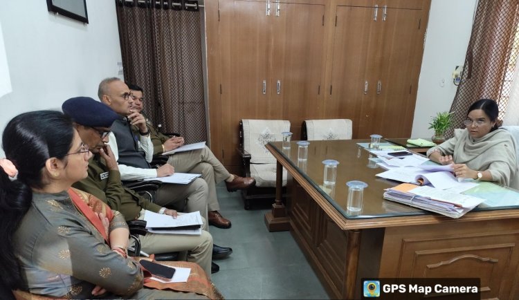 जिला बाल पीड़ित प्रतिकर समिति एवं हिट एंड रन मामलों पर हुई समीक्षा बैठक