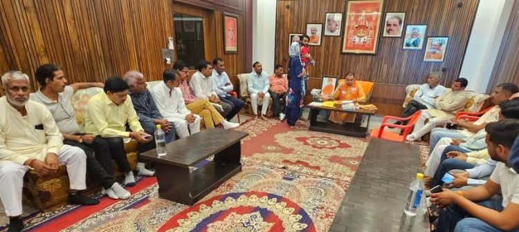 तिजारा विधायक महंत योगी ने की अलवर निवास पर आमजन से मुलाकात