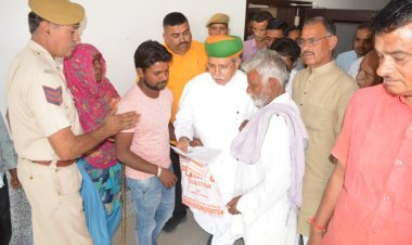 केन्द्रीय कानून व न्याय राज्य मंत्री अर्जुन राम मेघवाल ने किया संवाद 