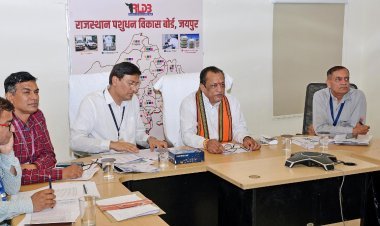 पशुपालन मंत्री जोराराम कुमावत ने विभागीय योजनाओं की प्रगति की समीक्षा की, कार्यों में तेजी लाने के दिए निर्देश