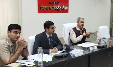 मुख्य सचिव ने जिला अधिकारियों संग की समीक्षा बैठक: पेयजल-बिजली आपूर्ति, सुशासन व जनसमस्याओं के त्वरित निस्तारण पर दिया जोर