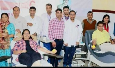156 बार रक्तदान कर बना चुके हैं रिकॉर्ड, युवाओं को प्रेरित कर रहे बी एल मील
