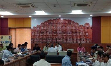 25 साल से लंबित भविष्य निधि भुगतान से शिक्षिका को राहत, जनसुनवाई में 199 मामलों की सुनवाई