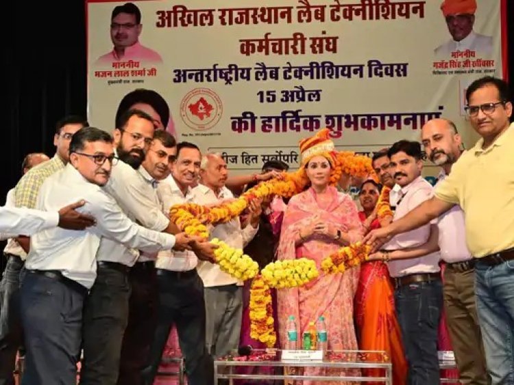 लैब टेक्नीशियन फर्स्ट लाइन ऑफ ट्रीटमेंट: दिया कुमारी