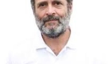 कानपुर में राहुल गांधी से मिलते ही रो पड़ीं शहीद शुभम की पत्नी: गले लगाकर दिलासा दिया, बोले- मैंने भी पिता और दादी को खोया है