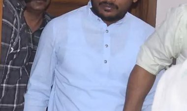 बाप विधायक जयकृष्ण पटेल रिश्वत लेते गिरफ्तार 