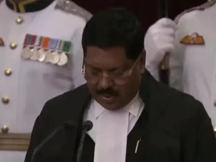 "जस्टिस बी.आर. गवई बने देश के 52वें मुख्य न्यायाधीश: राष्ट्रपति ने दिलाई शपथ, पहले बौद्ध और दूसरे दलित CJI"