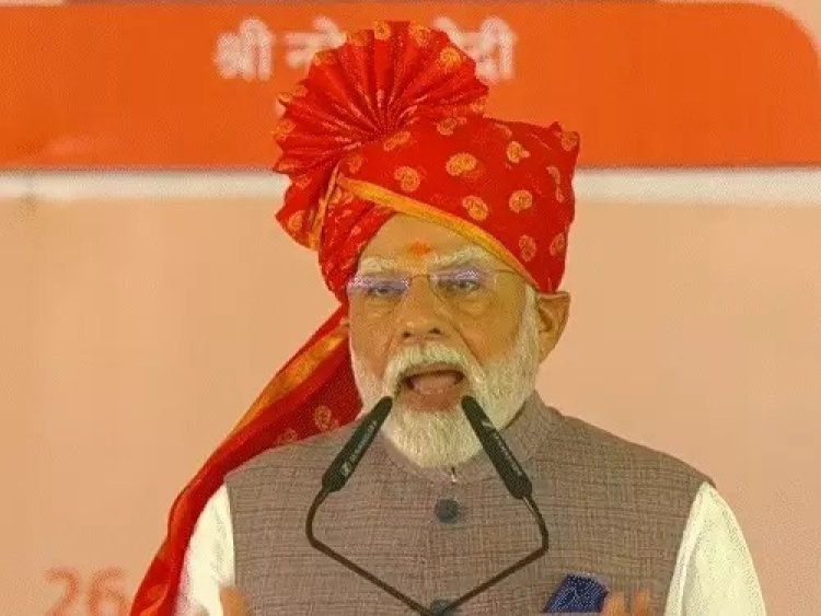 PM मोदी ने बीकानेर से 103 अमृत भारत स्टेशनों का किया उद्घाटन, करणी माता मंदिर में की पूजा-अर्चना | पाकिस्तान सीमा के पास दौरा महत्वपूर्ण माना गया