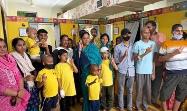 कैंसर पीड़ित बच्चों से मिलीं वसुंधरा राजे, कहा – हौसला, प्रार्थना और समय पर इलाज से जीती जा सकती है ये लड़ाई