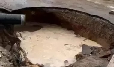 जयपुर में बारिश से सड़क धंसी, 15 फीट गहरा गड्ढा बना: राजधानी में दोपहर को छाया अंधेरा, फिर मूसलाधार बारिश; कोटा बैराज का गेट खोला, 28 जिलों में येलो अलर्ट