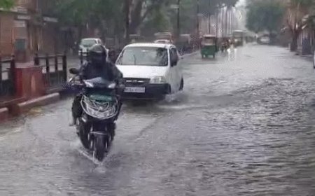 जयपुर में तेज बारिश से जनजीवन प्रभावित: सड़कों पर जलभराव, ट्रैफिक जाम; मौसम विभाग ने जारी किया ऑरेंज अलर्ट