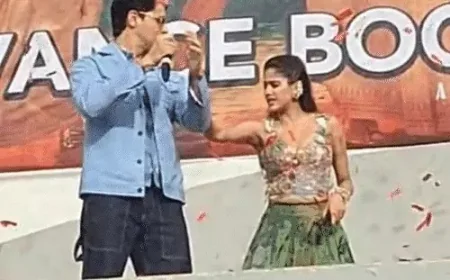 जयपुर में फिल्म प्रमोशन के दौरान मंच पर आग