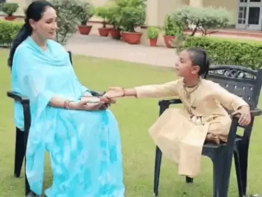 पांच साल के बाल ब्रह्मचारी 'भागवत प्रभु' ने जयपुर में किया गीता प्रचार, दीया कुमारी से की मुलाकात भगवद्गीता के श्लोक सुनाकर चौंकाया, दी उपमुख्यमंत्री को गीता और स्मृति उपहार