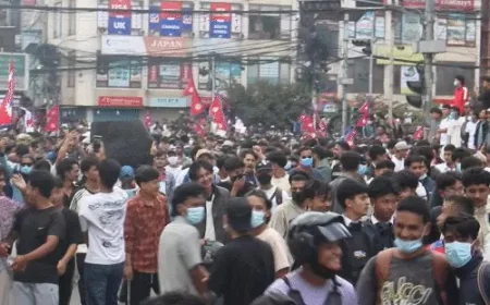 नेपाल में विरोध-प्रदर्शनों में 20 की मौत, गृह मंत्री का इस्तीफा; काठमांडू में कर्फ्यू और गोली मारने के आदेश