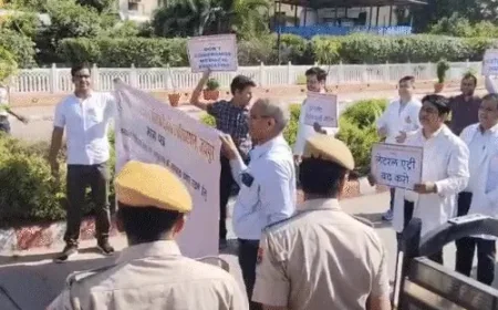 जयपुर में सीनियर डॉक्टर्स का प्रदर्शन, रैली निकालकर जताया विरोध