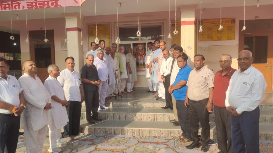झुंझुनूं में अग्रवाल समाज समिति द्वारा अग्र ध्वजारोहण, दीप प्रज्ज्वलन एवं सम्मान कार्यक्रम से महाराजा अग्रसेन जयंती महोत्सव-2025 का भव्य आगाज