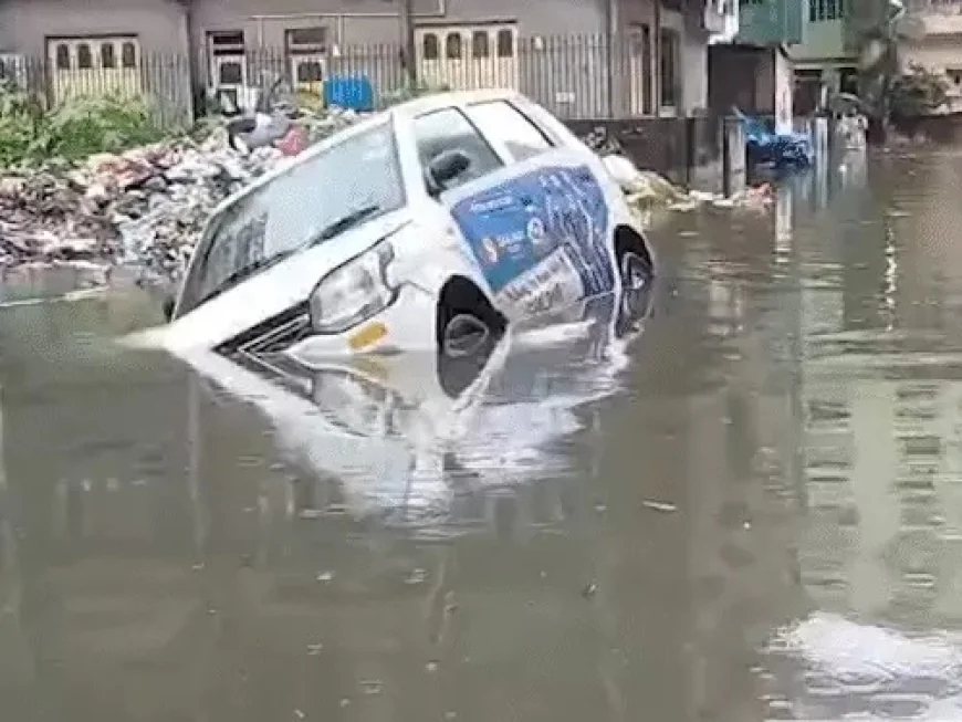 कोलकाता में भारी बारिश से बाढ़, 7 की मौत