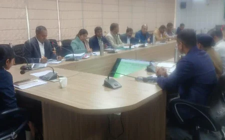 जिला कलक्टर ने ली जिला पर्यावरण समिति सहित पंच गौरव एवं गुरू गोवलकर आकांक्षी ब्लॉक कार्यक्रम में प्रगति की समीक्षा बैठक