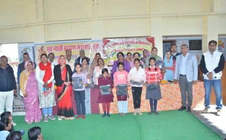 ब्राह्मण महासभा की महिला इकाई ने डाबला में किये विद्यार्थियों को स्वेटर वितरित