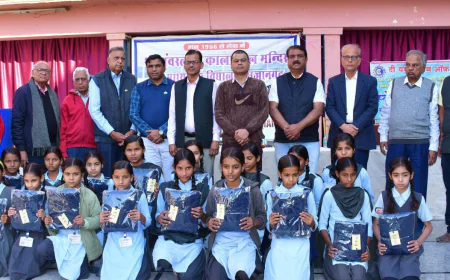 4 स्कूलों के 156 विद्यार्थियों को उपलब्ध करवाये स्वेटर
