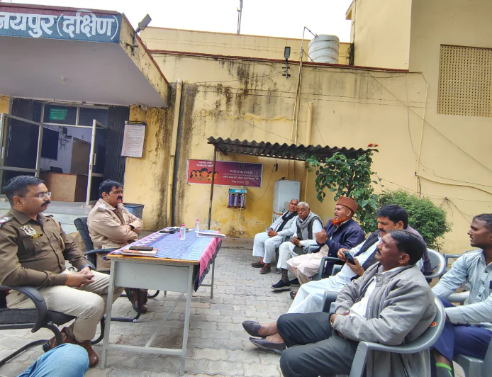 चाकसू में ACP भवानी सिंह शेखावत ने ली सीएलजी व पुलिस मित्रों की बैठक