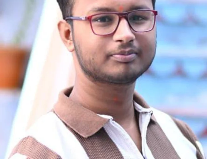 प्रवीण ने पिर्यसन पीटीई परीक्षा पास की